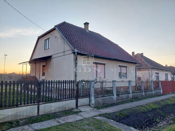 Görbeháza 家庭别墅 - 16.000.000 HUF