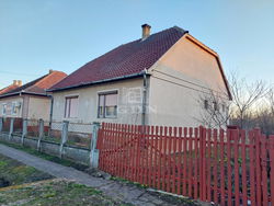 Görbeháza Családi ház