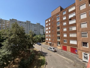 Eladó lakás (panel) Győr, 52m2