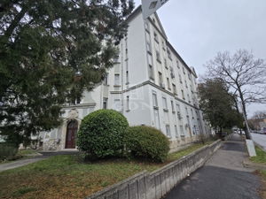Eladó lakás (téglaépítésű) Pécs, 65m2