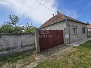 Eladó családi ház Madaras, 100m2