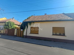 Eladó családi ház Baja, 102m2