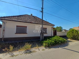Eladó családi ház Érsekcsanád, 130m2