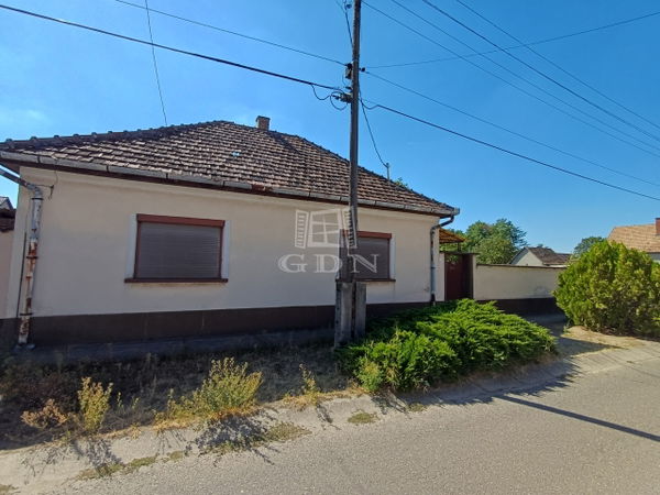Érsekcsanád Családi ház - 27.900.000 Ft
