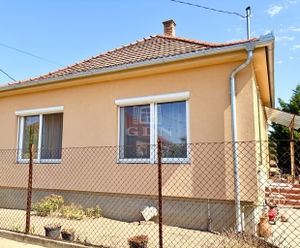 Eladó családi ház Fót, 60m2