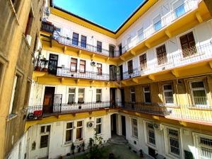 Eladó lakás (téglaépítésű) Budapest VI. kerület, 30m2