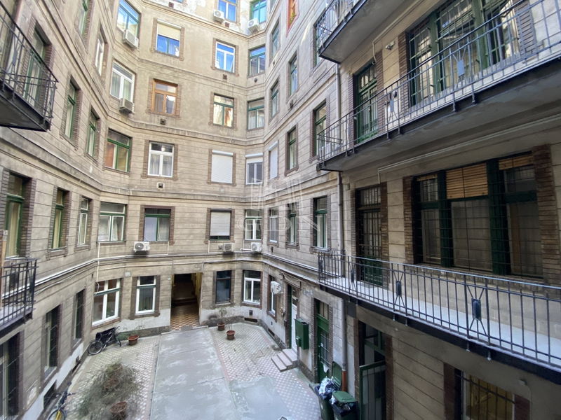 Eladó Budapest VIII. kerület Lakás