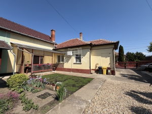 Eladó családi ház Szeged, 100m2