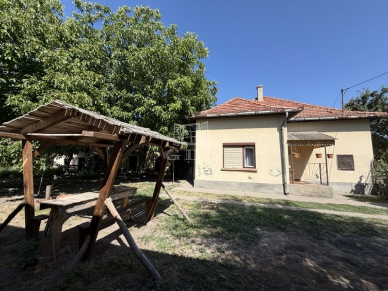 Eladó Kömpöc Családi ház