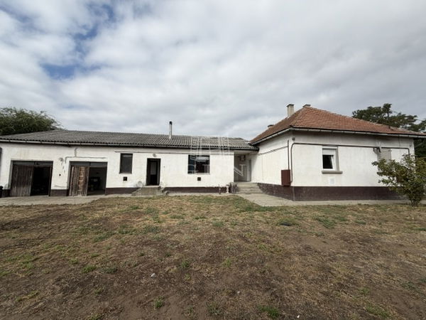 Sándorfalva Einfamilienhaus - 59.900.000 HUF