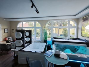 Eladó üzlethelyiség Budakeszi, 165m2