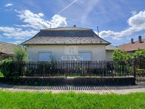 Eladó családi ház Berzék, 100m2