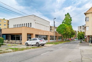 Kiadó üzlethelyiség Miskolc, 610m2