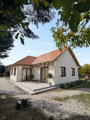 Eladó családi ház Csörög, 127m2