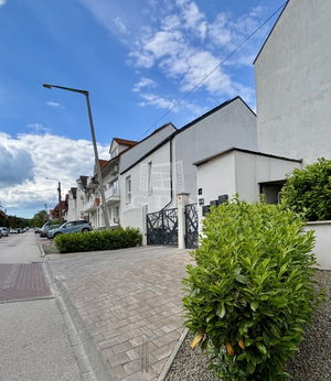 Eladó lakás (téglaépítésű) Budaörs, 107m2