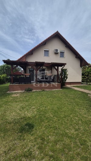 Eladó családi ház Százhalombatta, 134m2