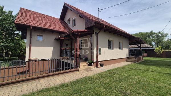 Százhalombatta Családi ház - 149.900.000 Ft
