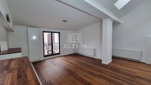 Eladó lakás (téglaépítésű) Budapest I. kerület, 140m2
