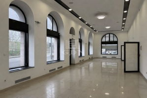 Eladó üzlethelyiség Budapest VI. kerület, 331m2