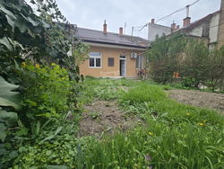 Budapest XV. kerület 公寓房（砖头）