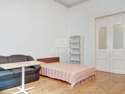 Budapest VII. kerület 公寓房（砖头）
