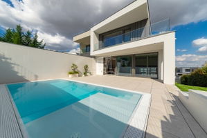 Eladó családi ház Budapest III. kerület, 283m2