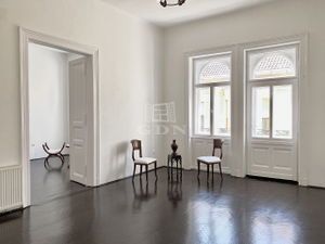 Kiadó lakás (téglaépítésű) Budapest VI. kerület, 150m2