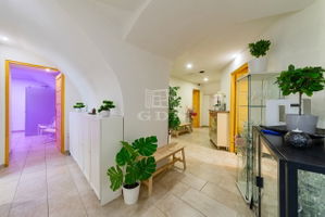 Eladó üzlethelyiség Budapest VII. kerület, 217m2