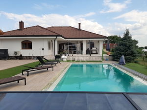 Eladó családi ház Siófok, 350m2