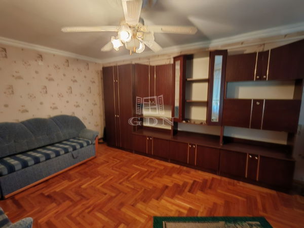 Pécel Einfamilienhaus - 300.000 HUF
