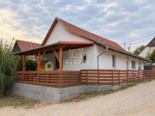 Csömör Casa Familiala - 74.900.000 HUF