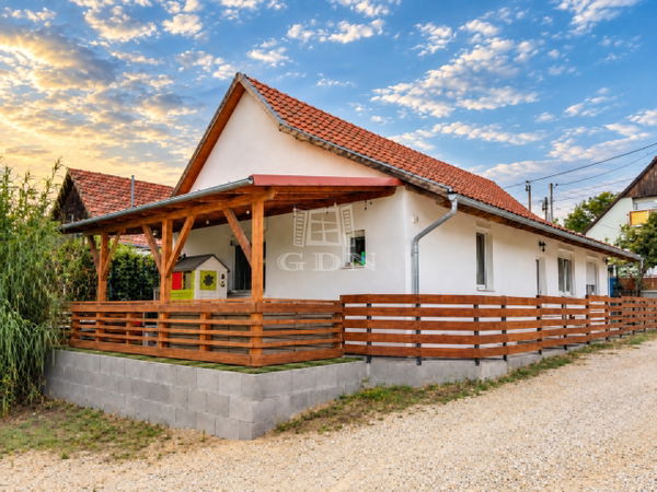 Csömör Einfamilienhaus - 74.900.000 HUF