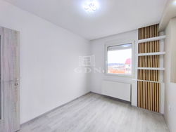 Zalaegerszeg Lakás (csúsztatott zsalu)
