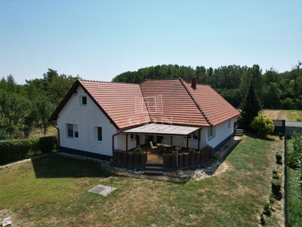 Szápár Családi ház - 65.340.370 Ft