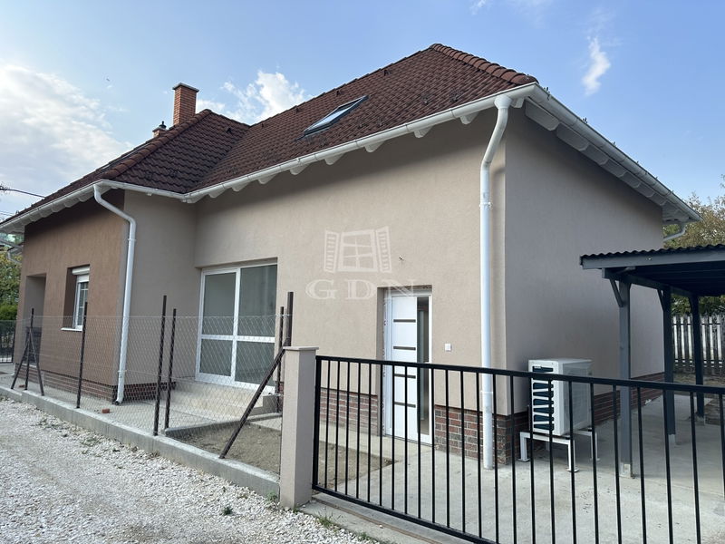 Eladó Százhalombatta Családi ház
