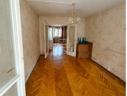 Budapest XI. kerület 公寓房（百叶窗）