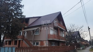 Eladó családi ház Bana, 328m2