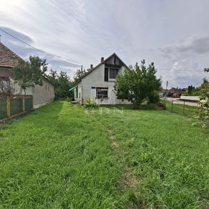 Eladó családi ház Ács, 97m2