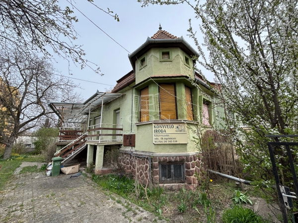 Komárom Családi ház - 53.900.000 Ft