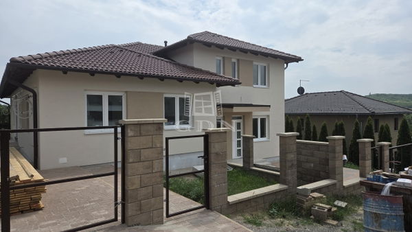 Mogyoród Ikerház - 137.500.000 Ft