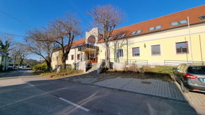 Eladó iroda Székesfehérvár, 3000m2