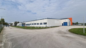 Kiadó raktár Székesfehérvár, 2677m2