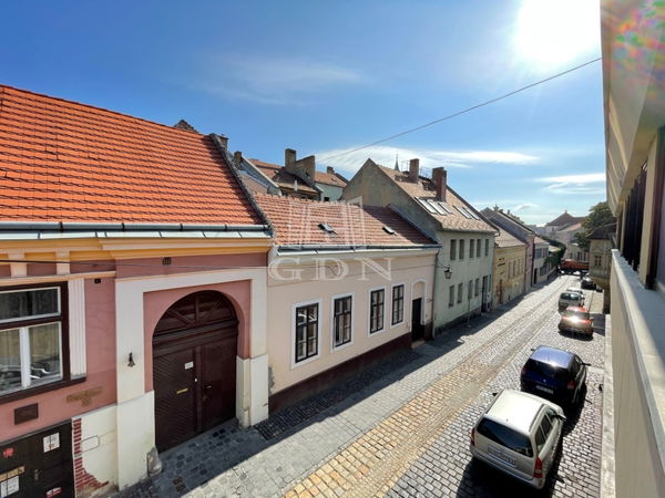 Székesfehérvár Birouri - 250.000 HUF