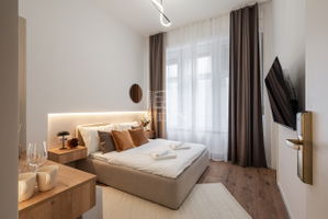 Eladó lakás (téglaépítésű) Budapest VI. kerület, 353m2