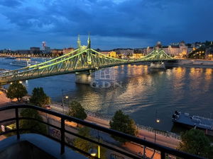 Eladó lakás (téglaépítésű) Budapest V. kerület, 95m2