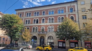 Eladó lakás (téglaépítésű) Budapest VII. kerület, 100m2