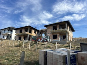 Eladó telek Tinnye, 720m2