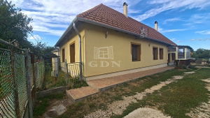 Eladó családi ház Szentgál, 96m2