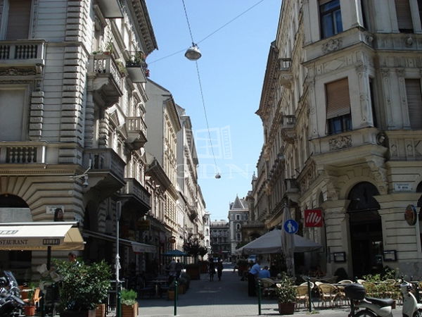 Budapest, VI. kerület Lakás - 109.000.000 Ft