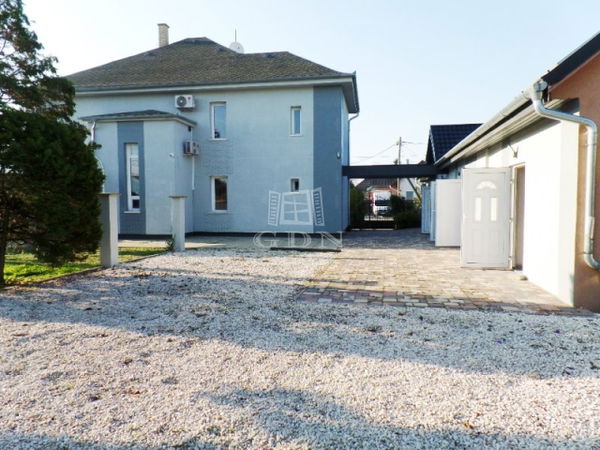 Vecsés Einfamilienhaus - 290.000.000 HUF